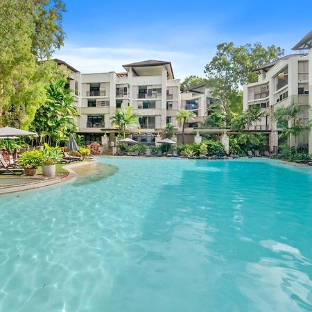 Private Apartments In The Temple Beachfront Resort Palm Cove Bagian luar foto