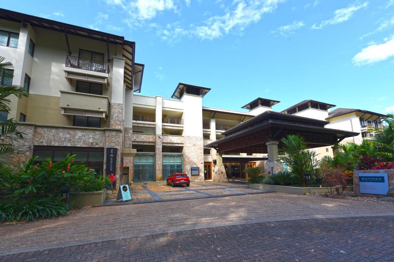 Private Apartments In The Temple Beachfront Resort Palm Cove Bagian luar foto